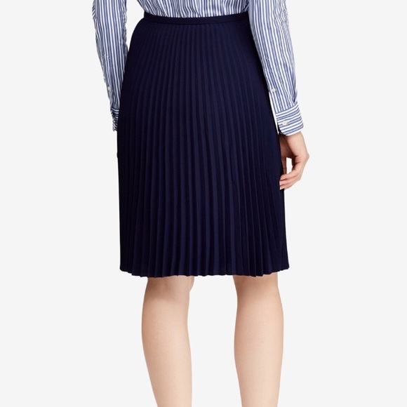 Lauren Ralph Lauren Navy color pleated skirt size 12 NWT - Picture 3 of 7